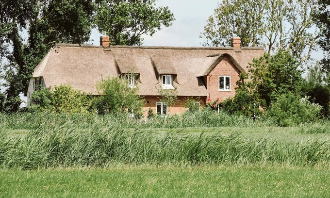 Uelvesbull Maison | großzüg. Chaumière seule, 400 m², 7 chambres, 5 salles de bain, jusqu'à 16 personnes