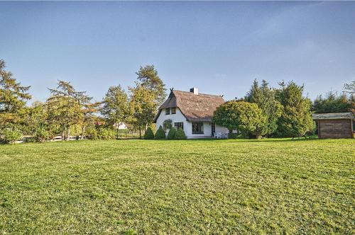 Marlow Maison | Reetdachhaus mit großem Garten und Kamin