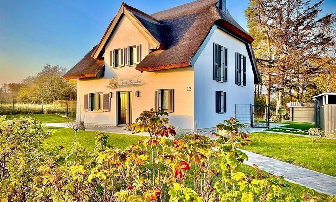 Glowe Maison | Reethaus am Meer Santa Bernadette ***** up to 8 persons 4 bedrooms