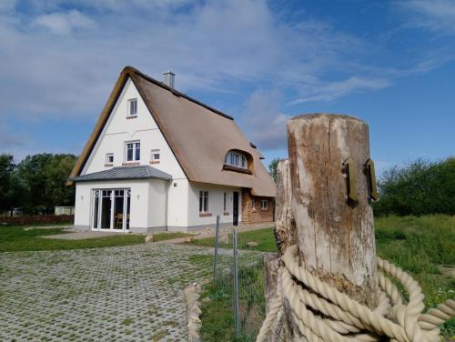 Rerik Maison | Reethaus Strandgut - geräumiges FH, 5 Schlafzimmer, Sauna und 3 Terrassen, Balkon