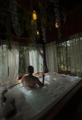 Timbo Chalet De Ski | Refúgio Com Hidro e Rede Suspensa Para Casais