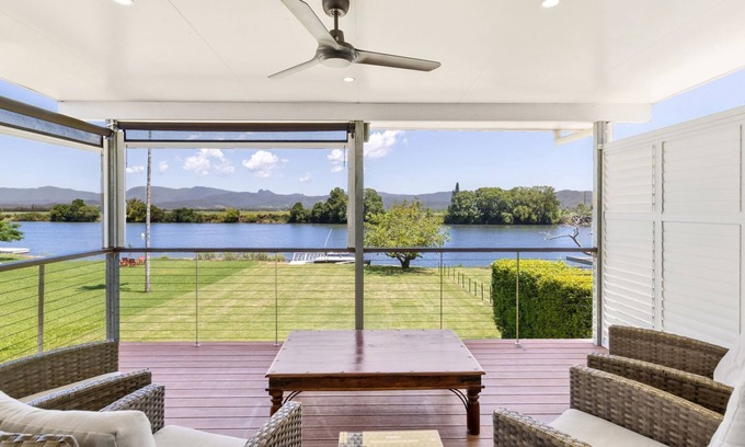 South Murwillumbah Maison | Reflections on the Tweed - Waterfront Pet Friendly Home with Boat Pontoon! Min. 3N - Linen Provided