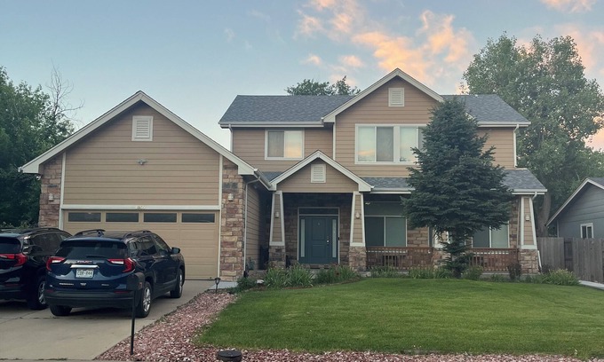 Aurora Maison | Refreshing View & Spacious Upper Level 3 BRs, 2 Full Bathrooms, patio & more!!