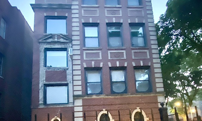 Greater Grand Crossing Appartement | Refreshingly Classic, Yet Charming 2200 sq. ft. Apartment Home Away From Home