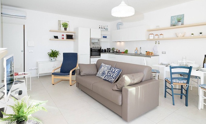 Montioni Appartement | Regarda - apartment Brezza di Lago 1 with pool and air conditioning