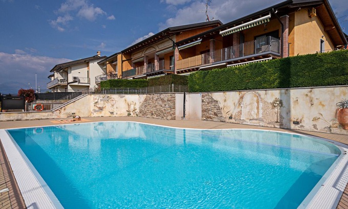 Lazise Appartement | Regarda - "Costa del Sole" with swimming pool and terrace