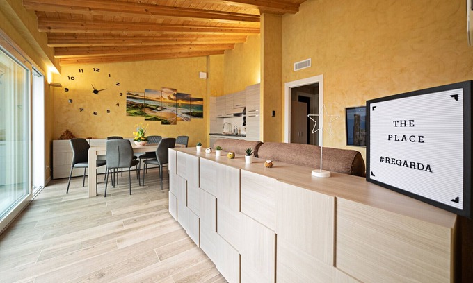 Montioni Appartement | Regarda - "The Place" modern two-bedroom apartment with pool, garage, air conditioning