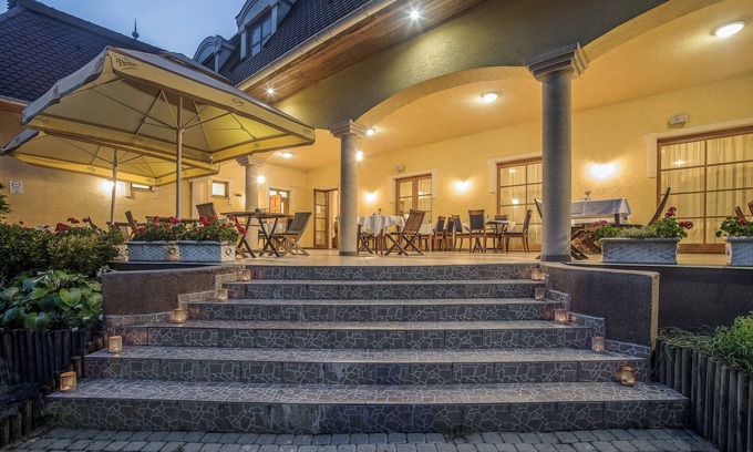 Halaszi Maison | Regia Panzió és Étterem