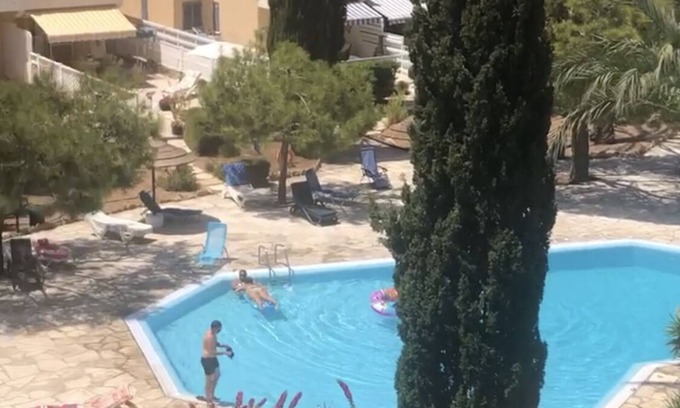 Moutallos Appartement | Regina Gardens 1, Venus Beach -6 min, Sunset Sea View, Gated Complex