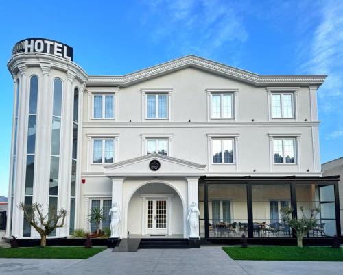 Preze Hôtel | Reign Hotel