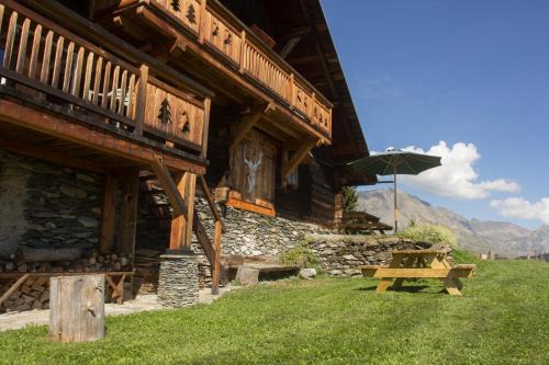 Saint-Nicolas-la-Chapelle Chalet De Ski | Reine des Aravis - chalet isolé