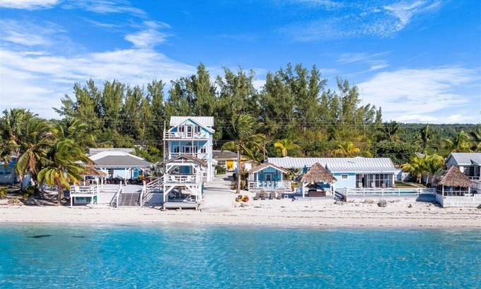 Bahama Palm Shores Maison | Reith Resort - Entire beach front property, sleeps 26 w/pool in Casuarina Point