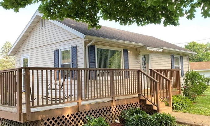 Kasbeer Maison | Rejoice Inn- Private Home- All Yours!!! In a quiet town on a large lot! New Bath