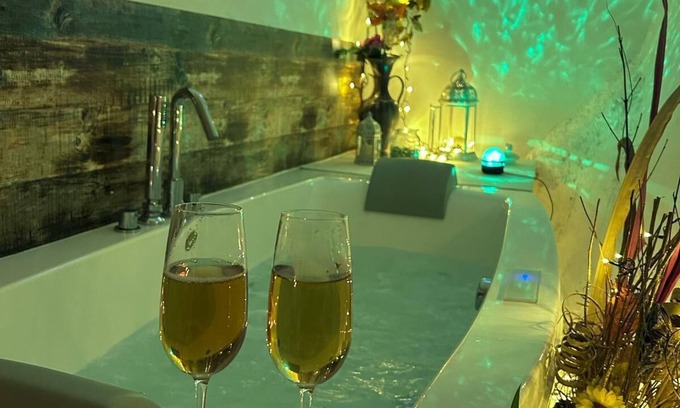 Precetto Maison | Relais Marmore with Jacuzzi for 2, wood stove in room and pets allowed