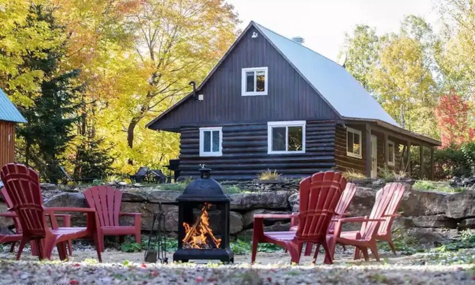 Mandeville Chalet De Ski | Relax and explore nature in a cozy chalet with spa and ATV trails