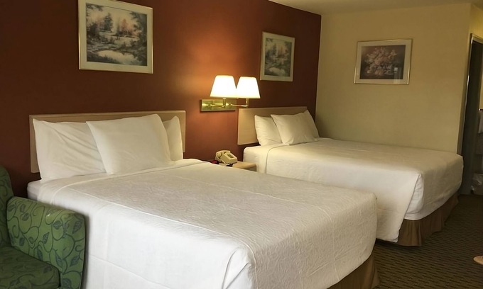 Cabot Maison | Relax and Recharge! 3 Relaxing Units, Free Breakfast & Parking, Pets Allowed