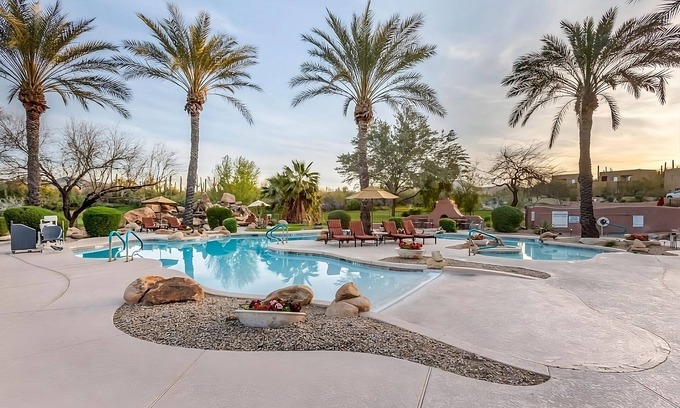 Cave Creek Hôtel | Relax and Recharge! Full KItchen, Swimming Pool, Free Parking!