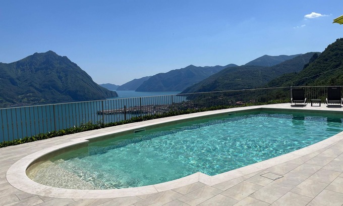 Lovere Appartement | Relax and recharge in this oasis of quiet and elegance.