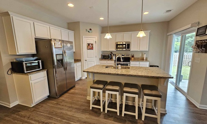West Columbia Maison | Relax and Unwind in this Fully Furnished 3-Bedroom Gem in West Columbia