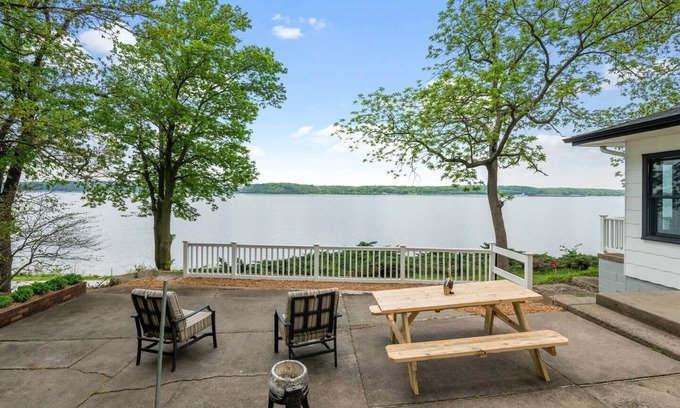 Nauvoo Maison | Relax at Eagle's Nest on the Mississippi River!
