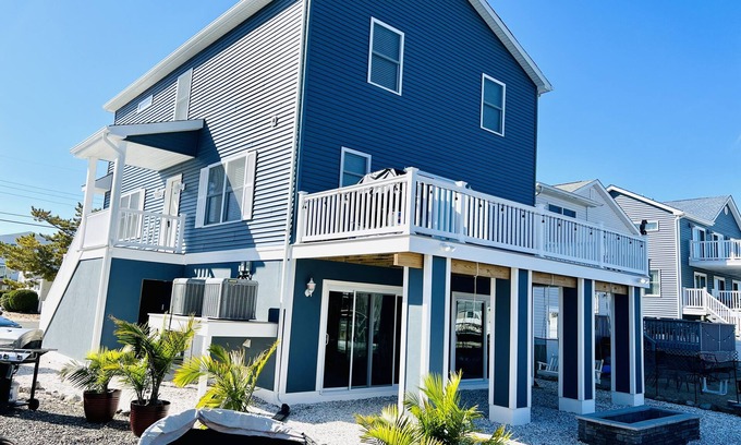 Beach Haven West Maison | Relax at our Waterfront Home