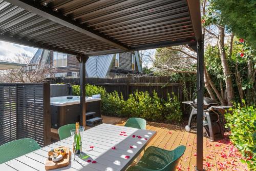 Richmond Heights Maison | Relax at Richmond Heights