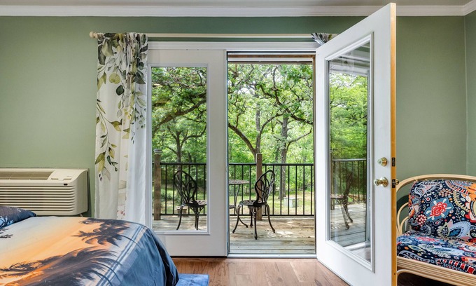 Oak Point Maison | Relax at the 5-beds Woodland Vacation Home near Frisco