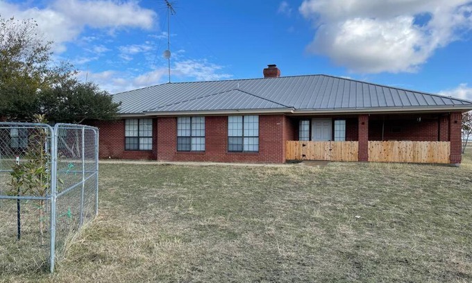 Hico Maison | Relax at the Circle4B Ranch