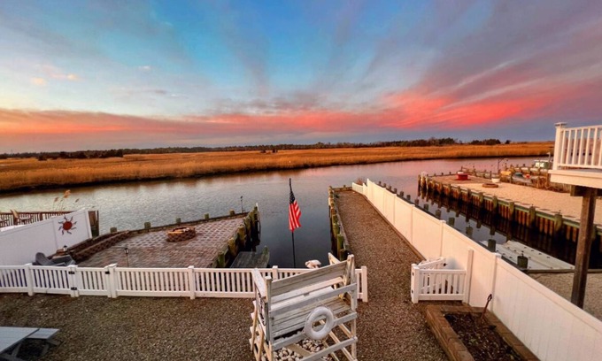 Leeds Point Maison | RELAX..Beautiful Waterfront Bungalow..Modern,Clean,Quiet,& Serene.Minutes to LBI
