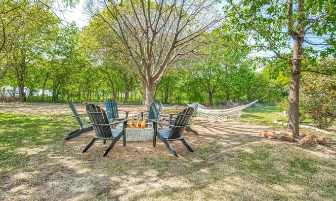 Little Elm Maison | Relax by fire pit - Walk to Lake