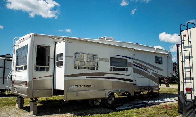 Archie Maison | Relax in a Fully Loaded RV Stay