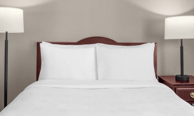 Hillsboro Maison | Relax in a Suite w/ Full Kitchen & Outdoor Space – Perfect for Travelers