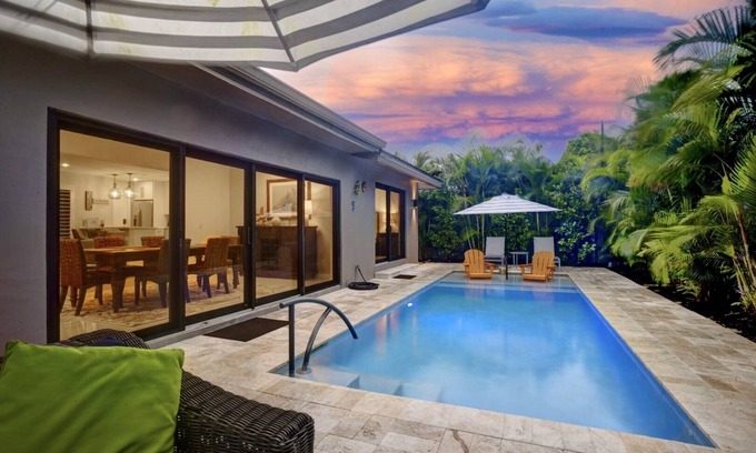 South Corals Maison | Relax in Luxury - 3 Bed, 2 Bath Oasis with Pool