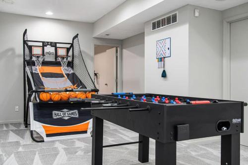 Jefferson Maison | Relax in Style 5BR Home Hot Tub & Games