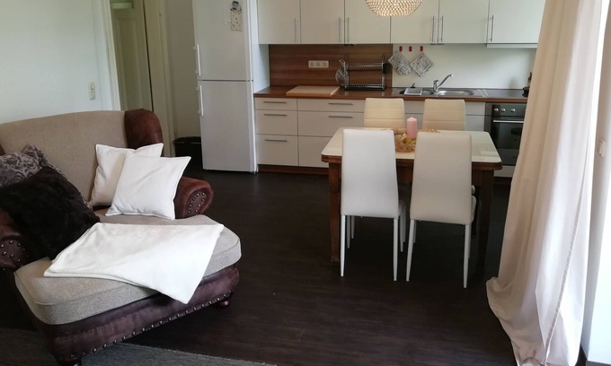 Striesen Appartement | Au milieu du "vert" Blasewitz * appartement de 2 pièces avec balcon dans un endroit calme