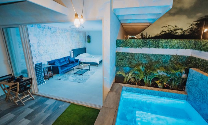 Bushiri Appartement | Relax in your own private pool and private garden near Eagle Beach-8