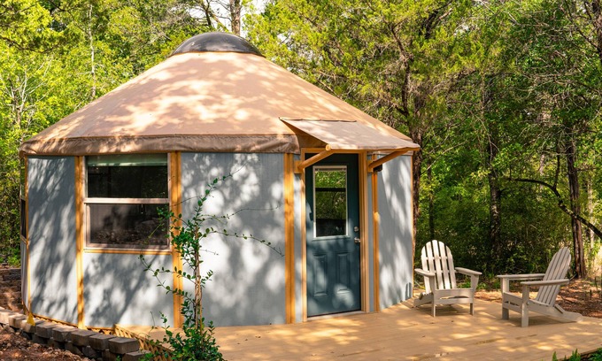Bastrop Cabine | Détendez-vous dans votre propre cabine de yourte isolée nichée dans une propriété de plus de 200 acres!
