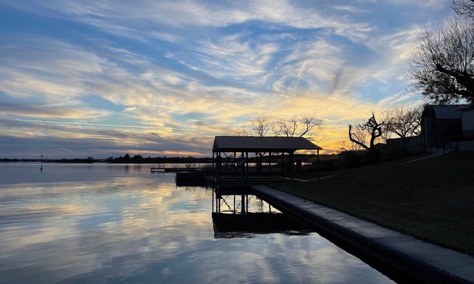 San Angelo Maison | Relax lakeside at Lake Nasworthy