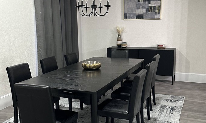 Leon Valley Maison | Relax….Lots of space place! Close to La Cantera-Six flags-Sea World