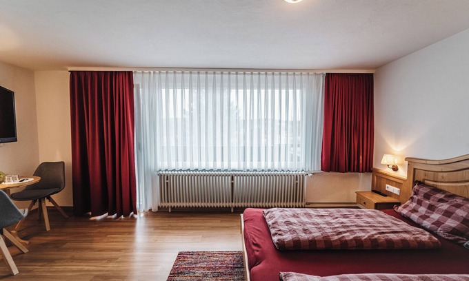 Altglashutten Lit Et Petit-Déjeuner | RelaxPension 01 Feldberg, incluant petit-déjeuner, dîner et la carte Schwarzwald