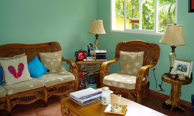 Isla Grande Cottage | Détendez-vous, jouez et profitez de la brise des îles des Caraïbes et de l'ambiance locale