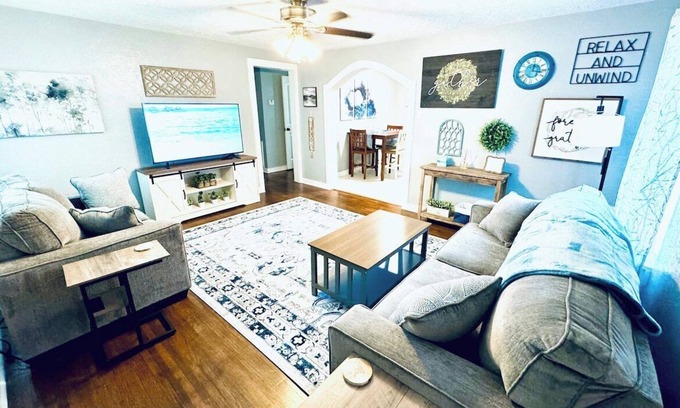 Nederland Maison | Relax & Unwind in 2BR/1BA in Quiet Neighborhood