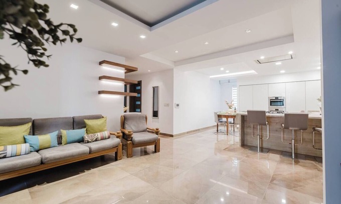 Qawra Appartement | Relax with the whole family at this peaceful place to stay
