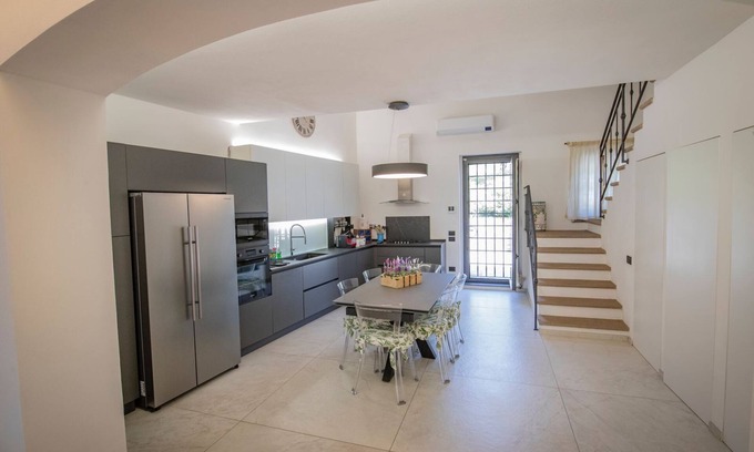 Pistoia Appartement | Relax with the whole family in this peaceful accommodation nestled in the countryside