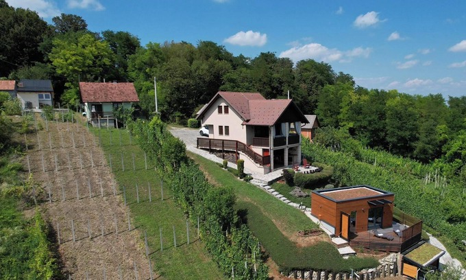 Novi Marof Villa | Relax With View – Panoramic Hideaway with Jacuzzi, Sauna & Absolute Calm