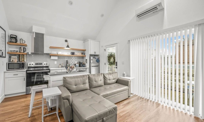Beaverton Maison | Relaxation Awaits!