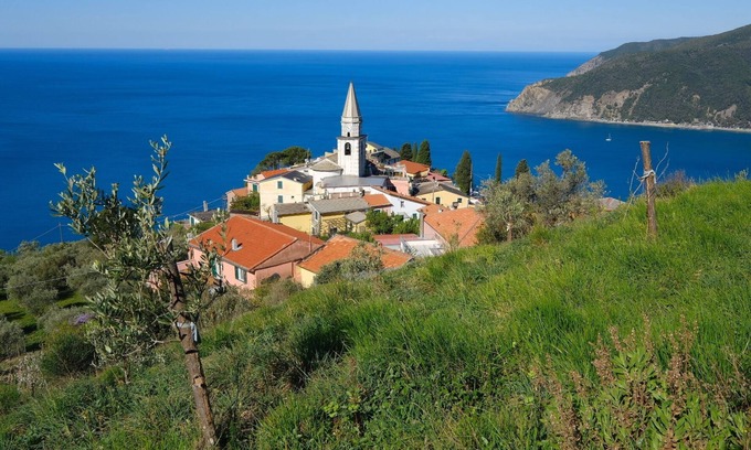 Moneglia Appartement | Détente entre campagne et mer 1. Code CTRA 010037-LT-0207 4 lits
