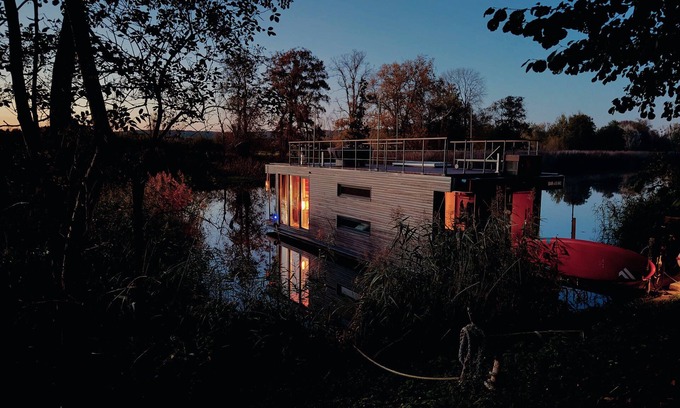 Bad Freienwalde Location De Bateaux | Relaxation on the water! 50sqm luxury houseboat in the middle of the nature of the Oderbruch
