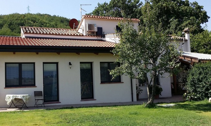 Gemmano Appartement | Détendez-vous dans une petite maison de campagne de luxe.