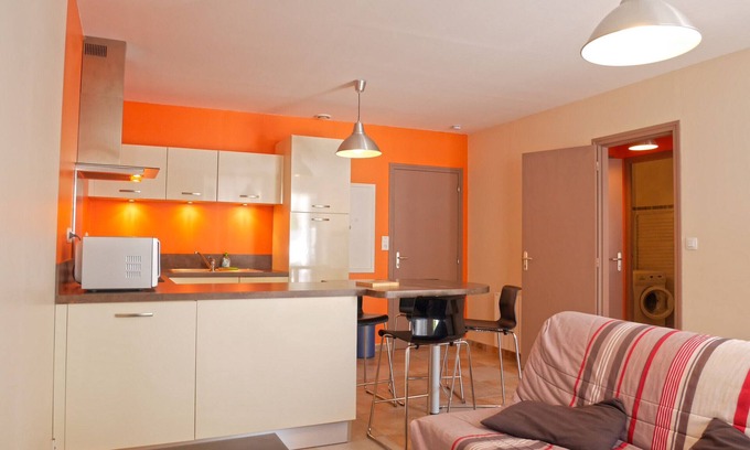 Le Palais Appartement | Appartement Calme avec Internet, Proche Commerces et Plages, 3 Étoiles, Ménage Inclus